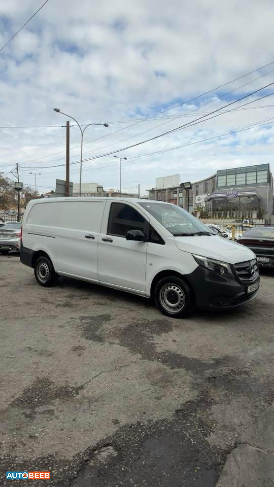 Minivan Mercedes Benz 2017