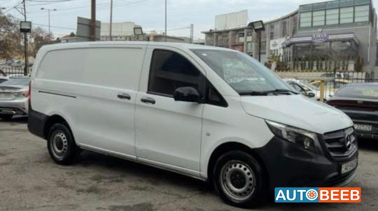 Minivan Mercedes Benz 2017