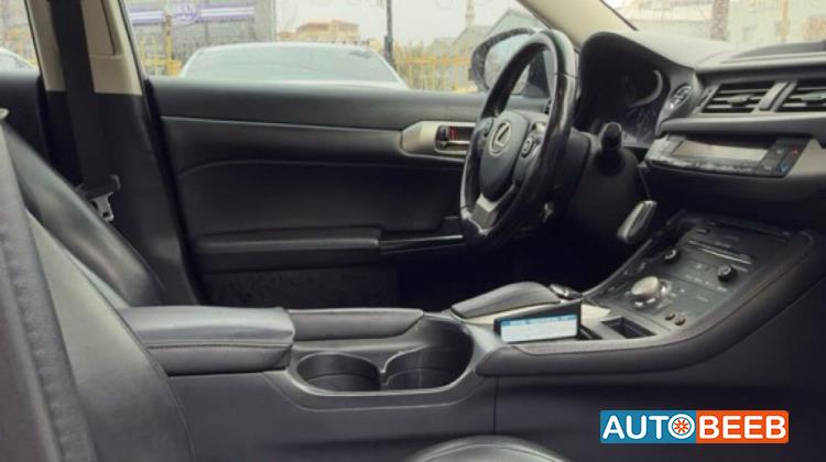 Lexus CT200 2015