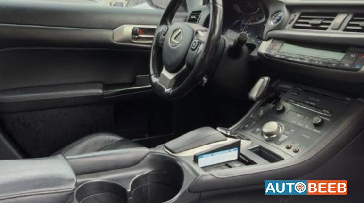 Lexus CT200 2015
