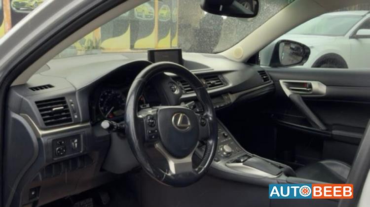 Lexus CT200 2015