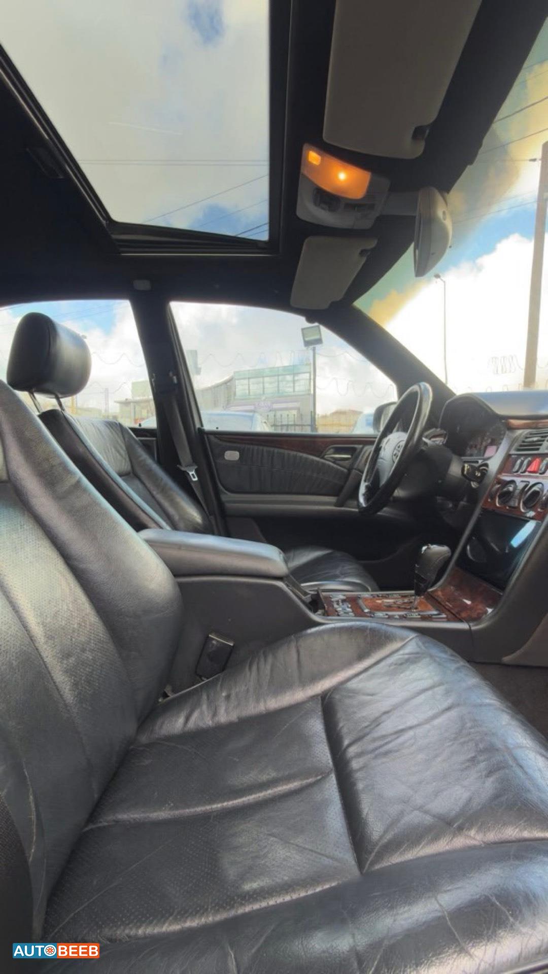 Mercedes Benz E200 2001