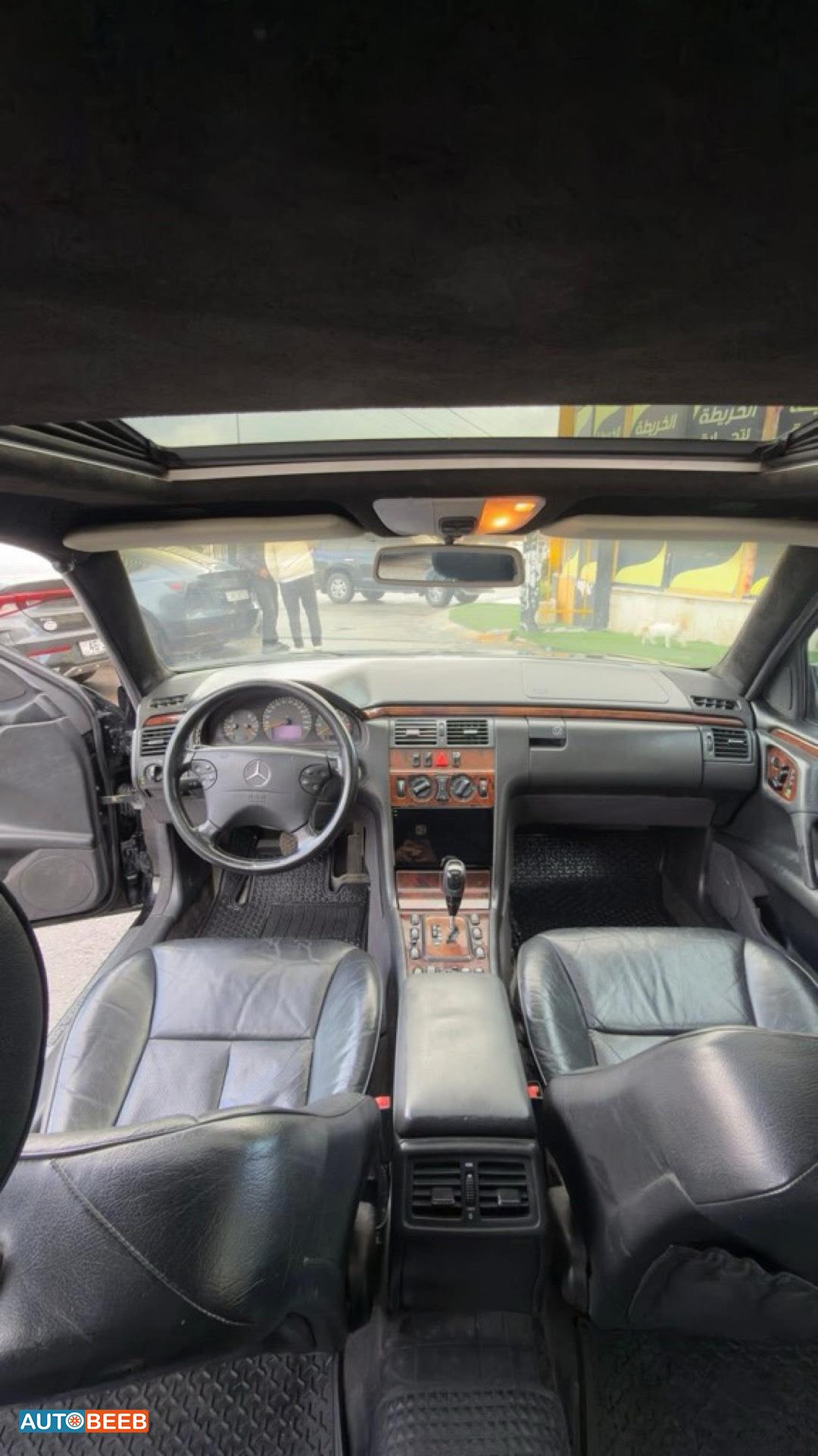 Mercedes Benz E200 2001