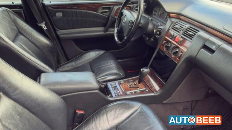 Mercedes Benz E200 2001