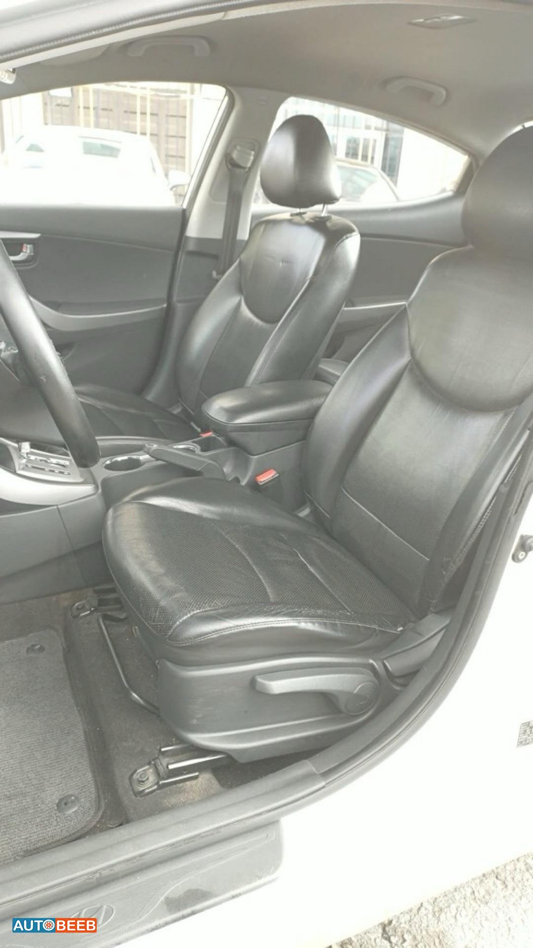 هيونداي افانتي 2014