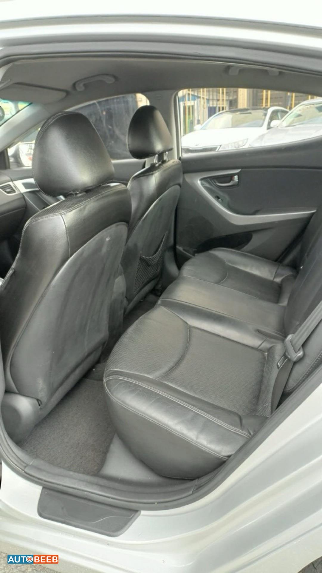 هيونداي افانتي 2014