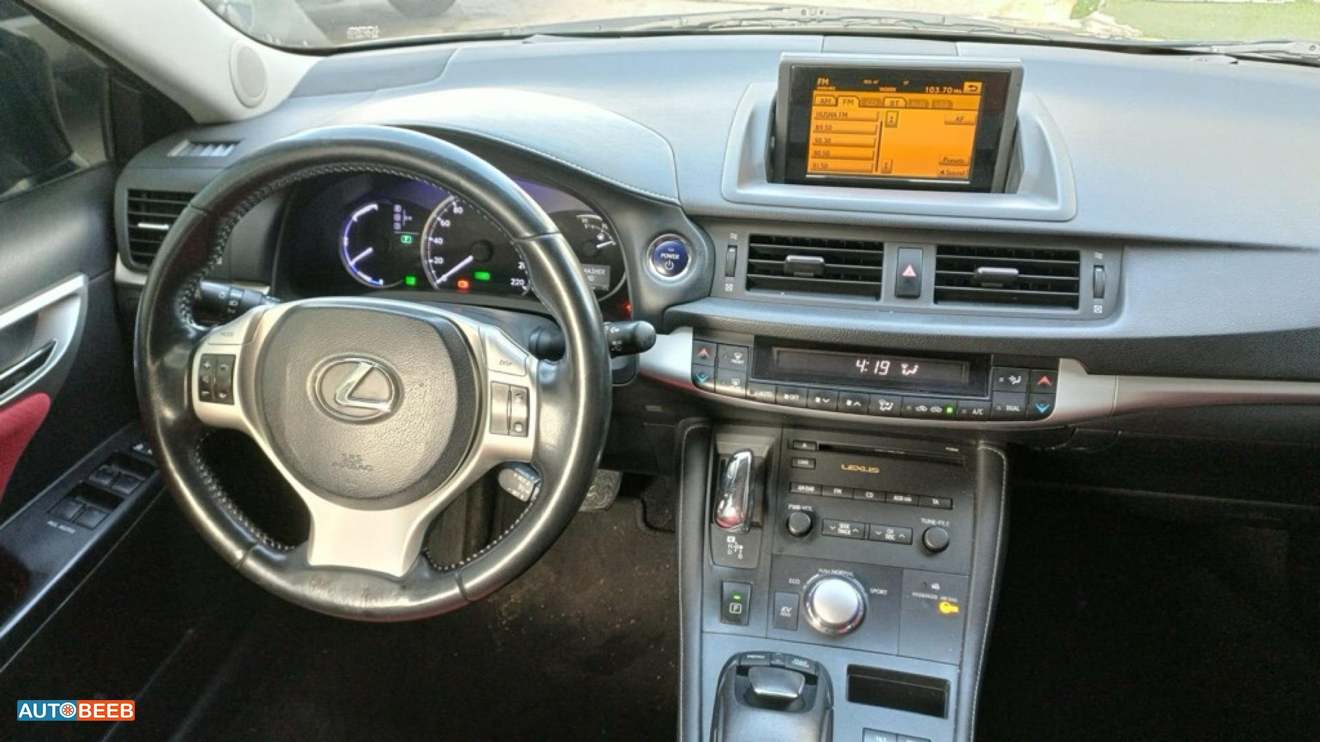 Lexus CT200 2012