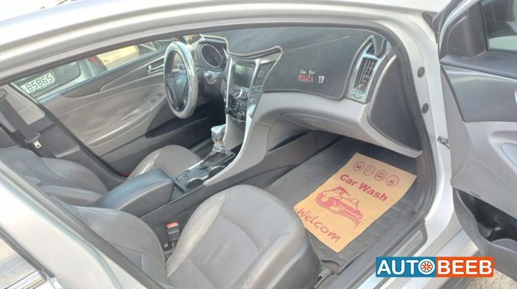Hyundai Sonata 2011