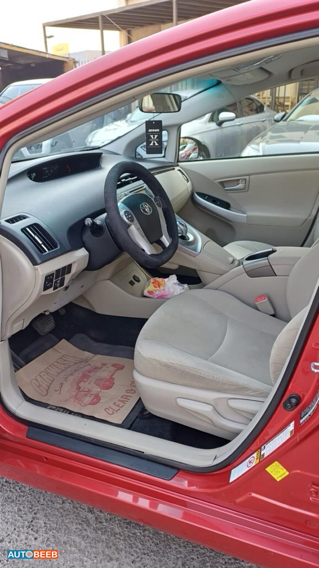 تويوتا بريوس 2013