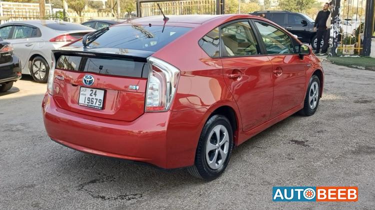 تويوتا بريوس 2013