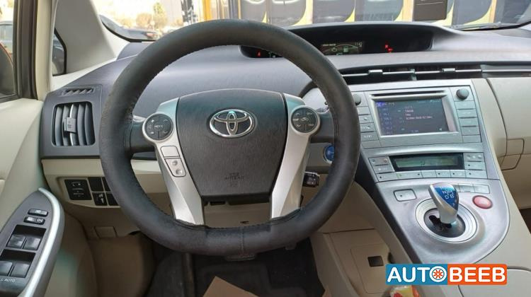 تويوتا بريوس 2013