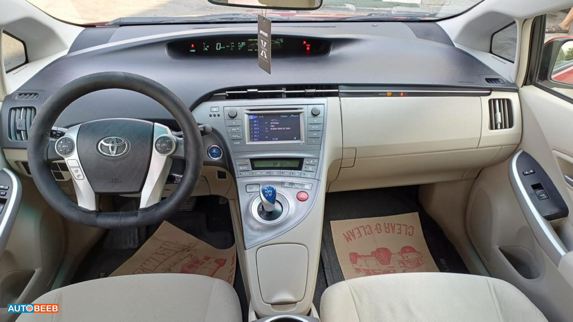 تويوتا بريوس 2013