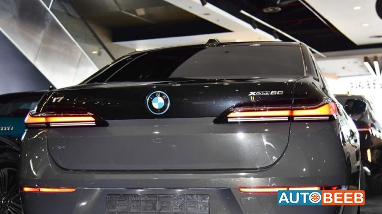 BMW i7 2023