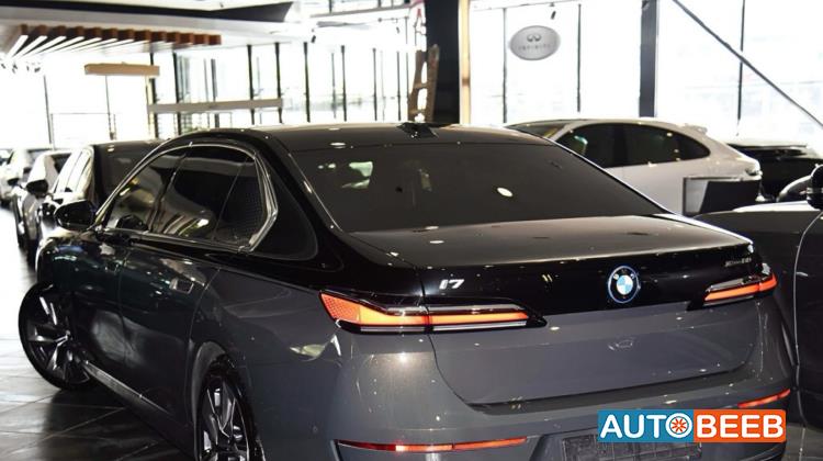 BMW i7 2023