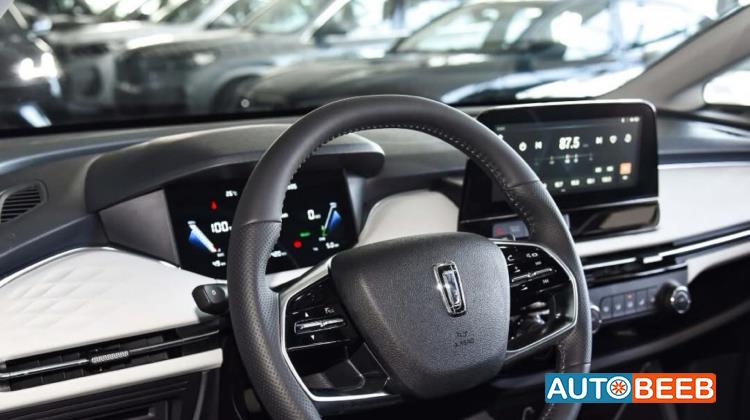 بستيون E05 2023