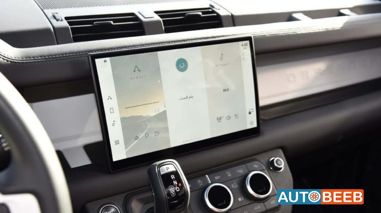 Land Rover Defender 2025