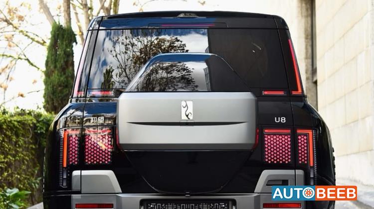 BYD Yangwang U8 2025