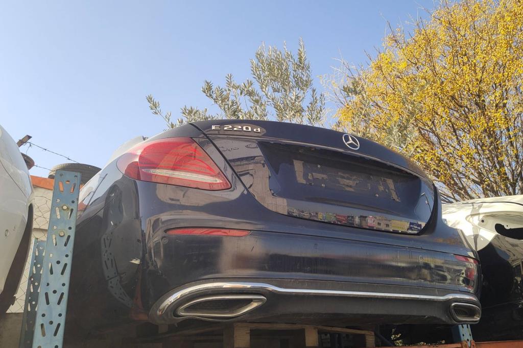 Body  Front clip Mercedes Benz E220