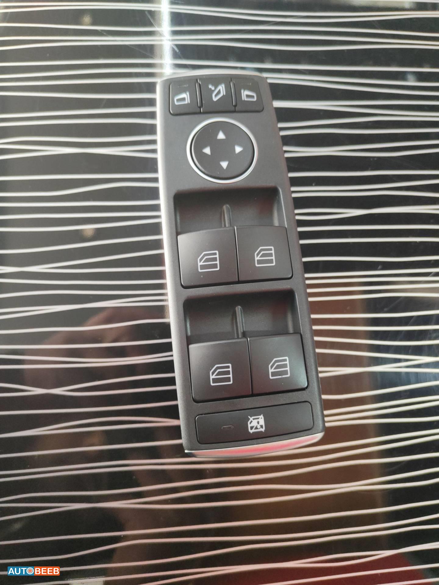 Cabin  Control buttons Mercedes Benz C200