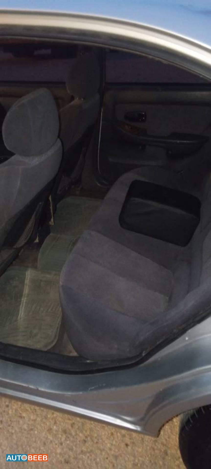 هيونداي افانتي 2001