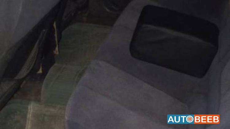 هيونداي افانتي 2001