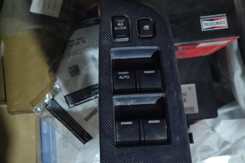 Cabin  Control buttons Honda Insight