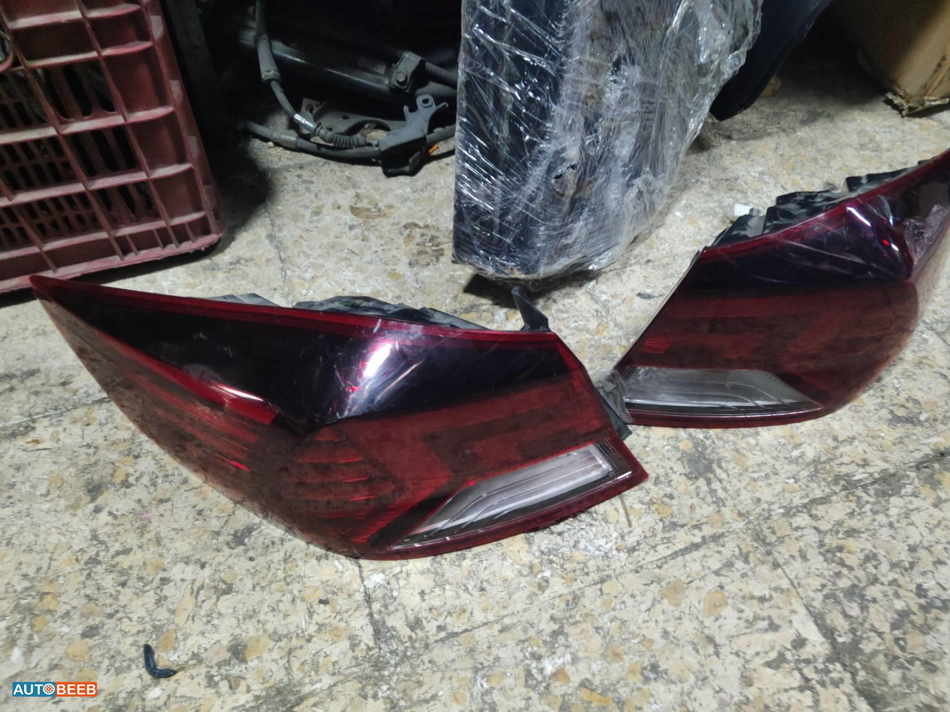 ضوء خلفي يمين شمال هيونداي افانتي ad 2019 2020