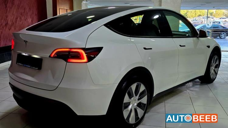 Tesla Y 2023