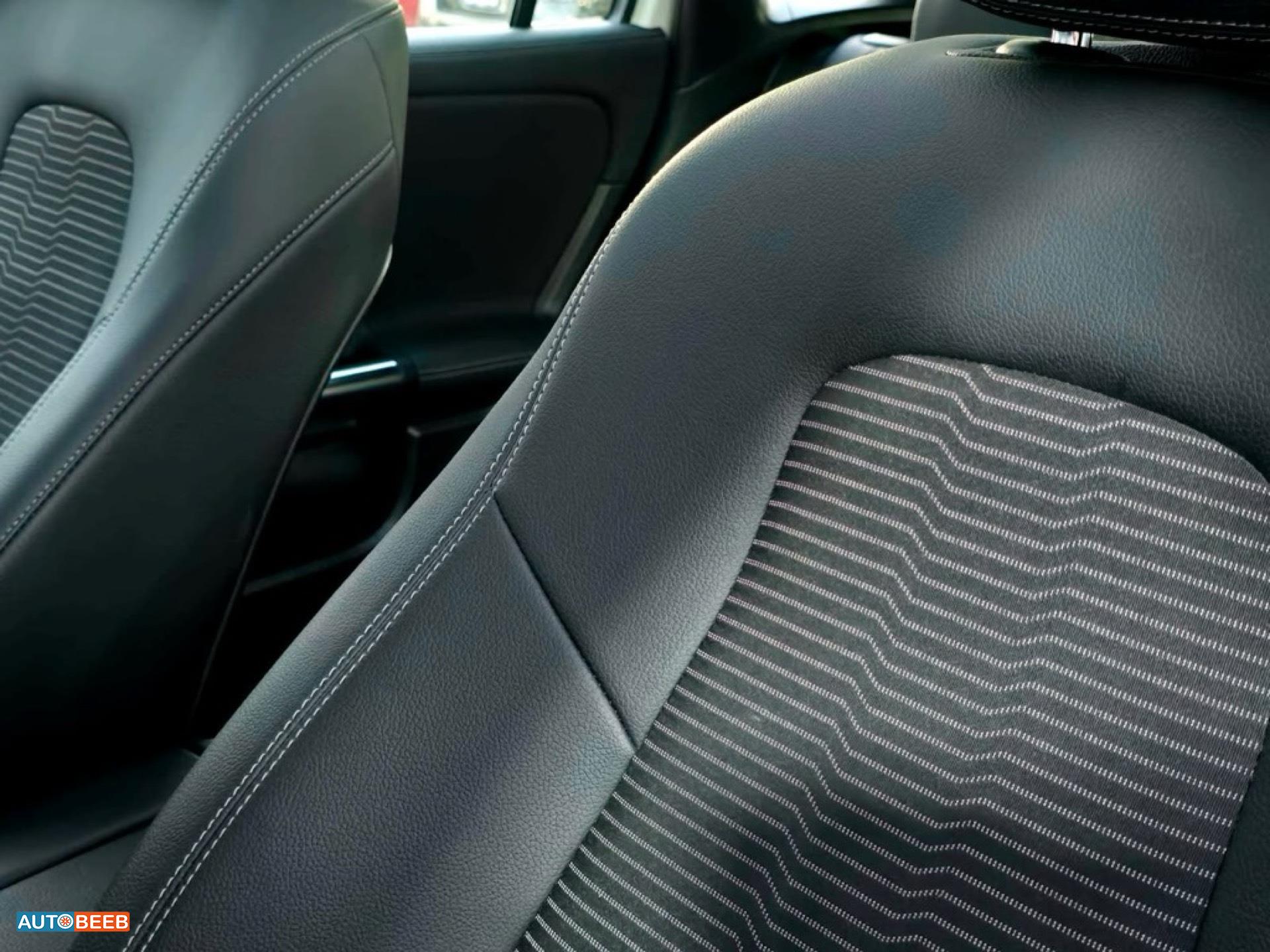 مرسيدس بنز EQA250 2023