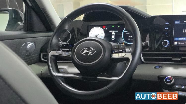 Hyundai Elantra 2021