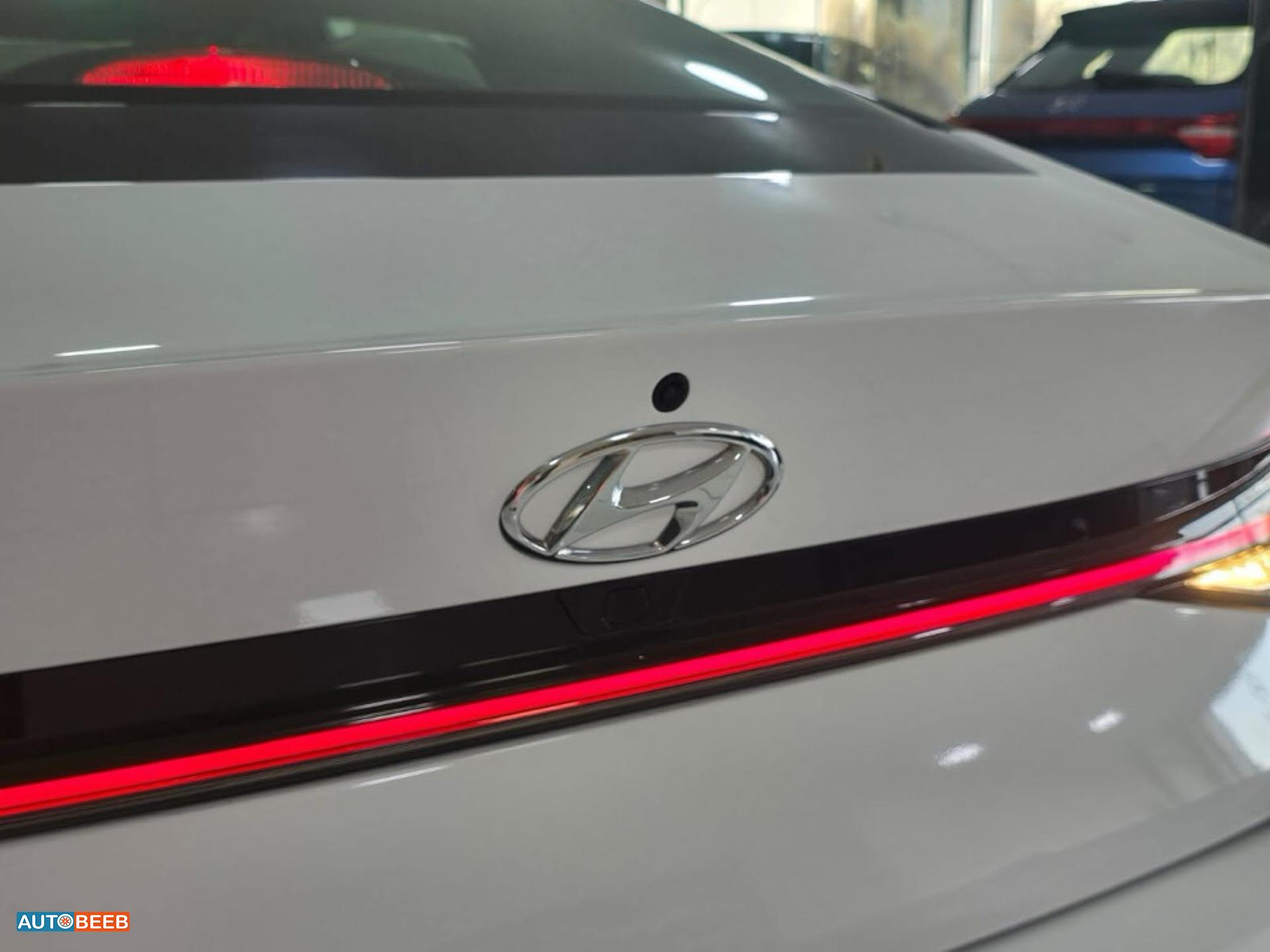 Hyundai Elantra 2021