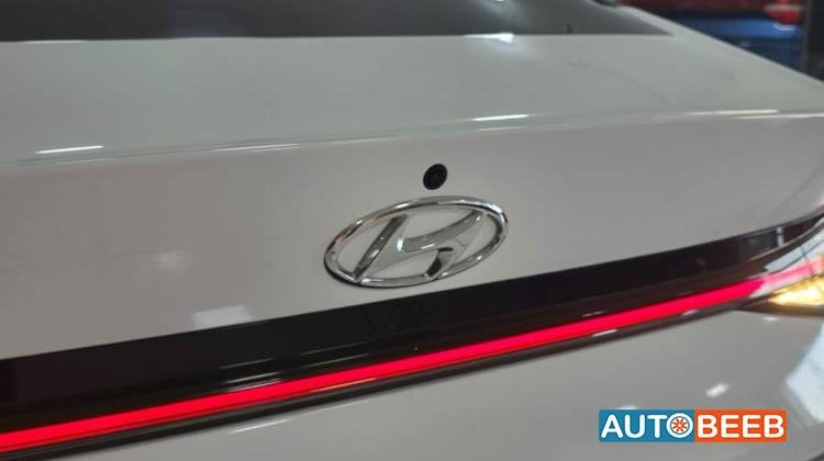 Hyundai Elantra 2021