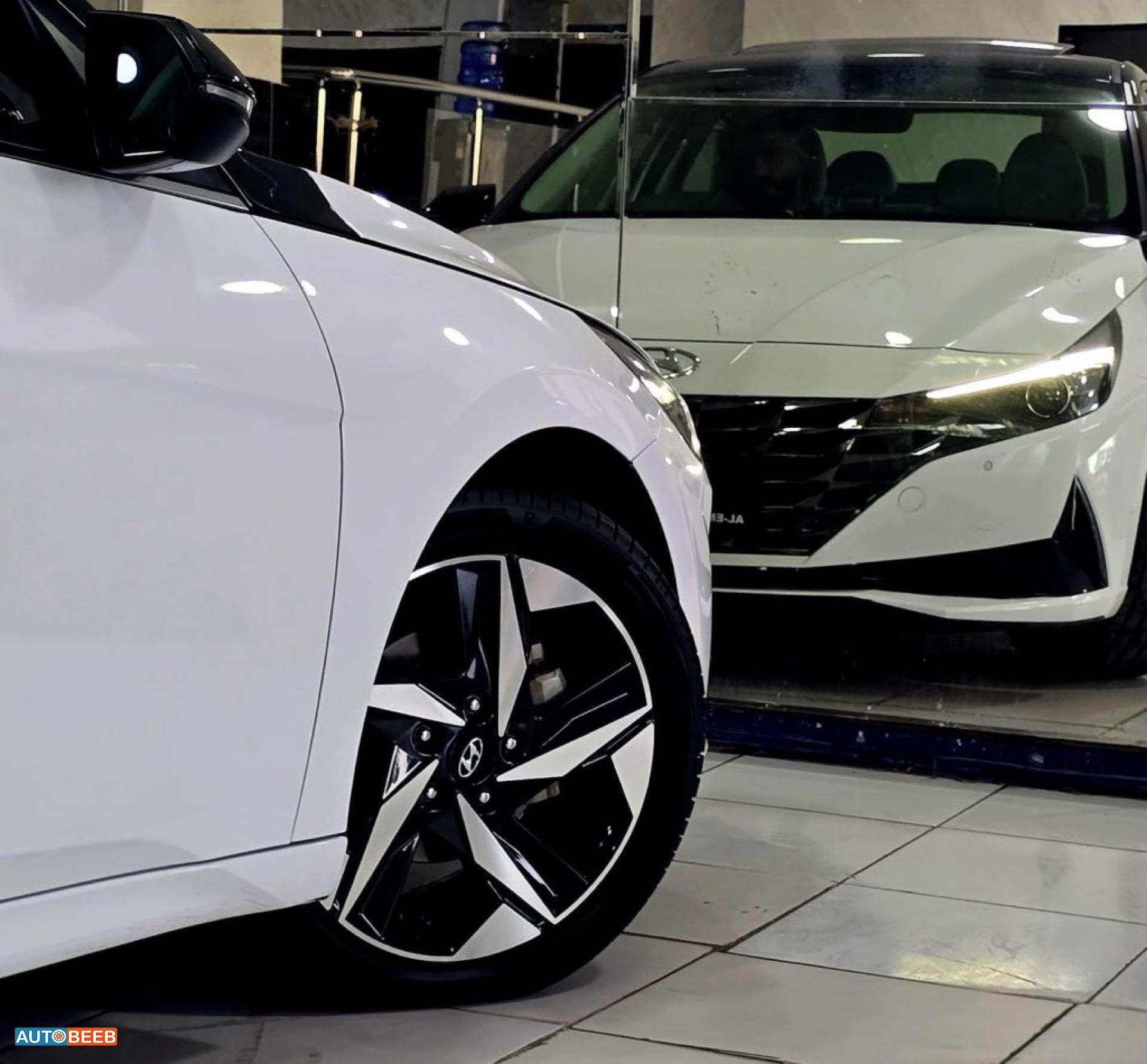 Hyundai Elantra 2021