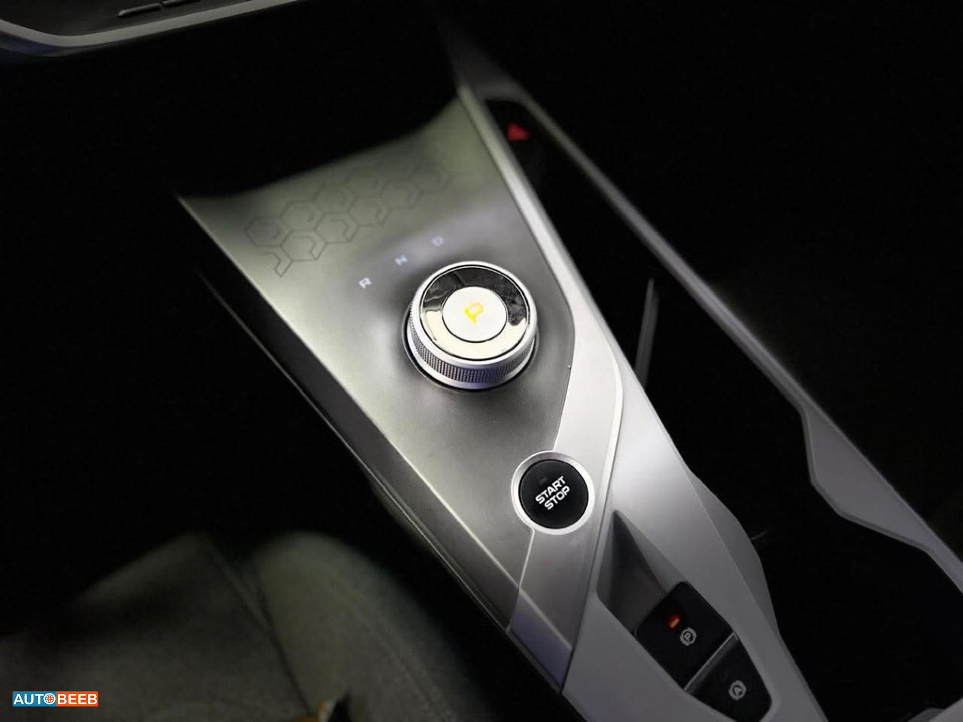 Geely Geometry C 2022