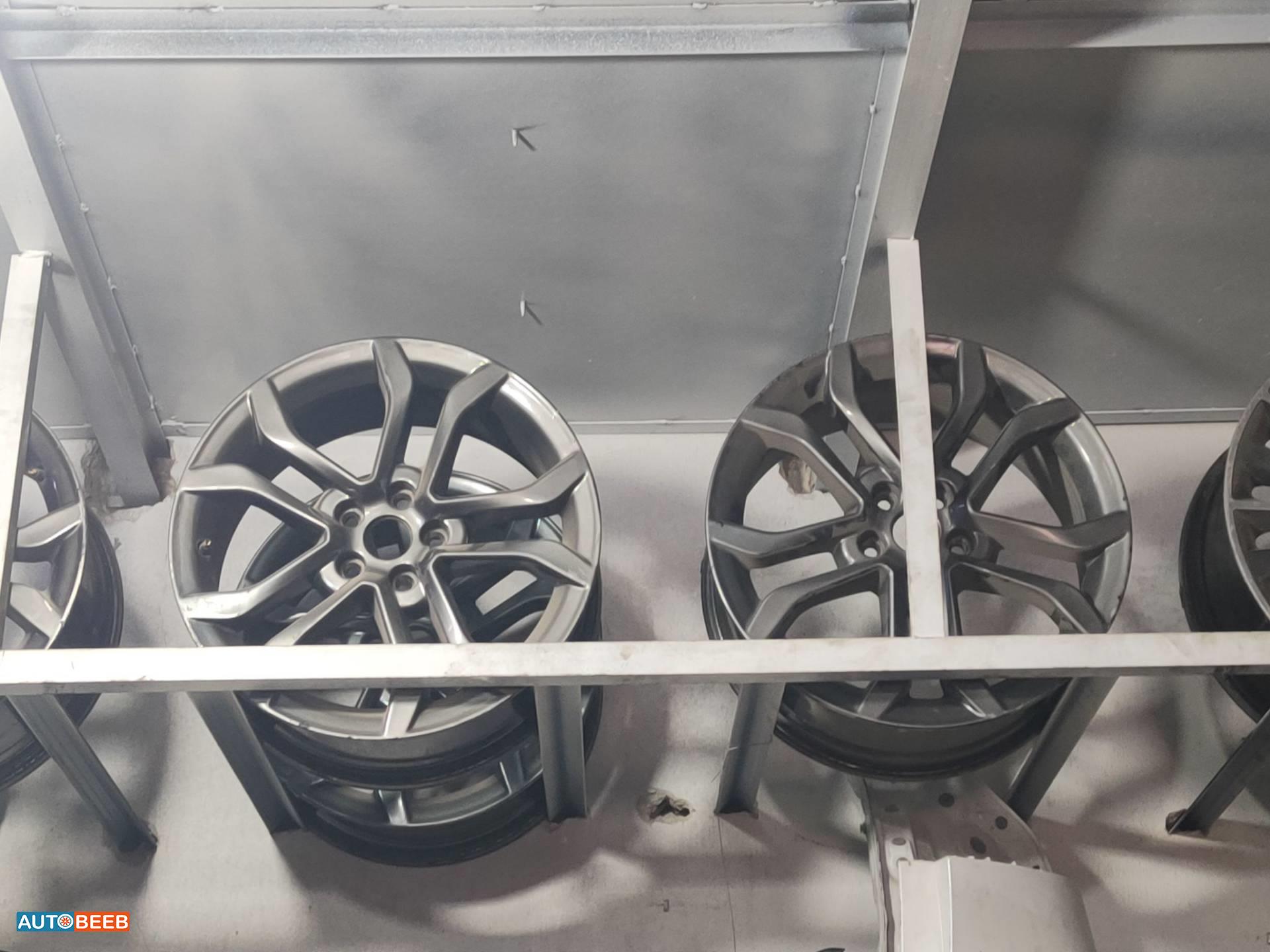 طقم جنطات فورد فيوجن 5 براغي 18 