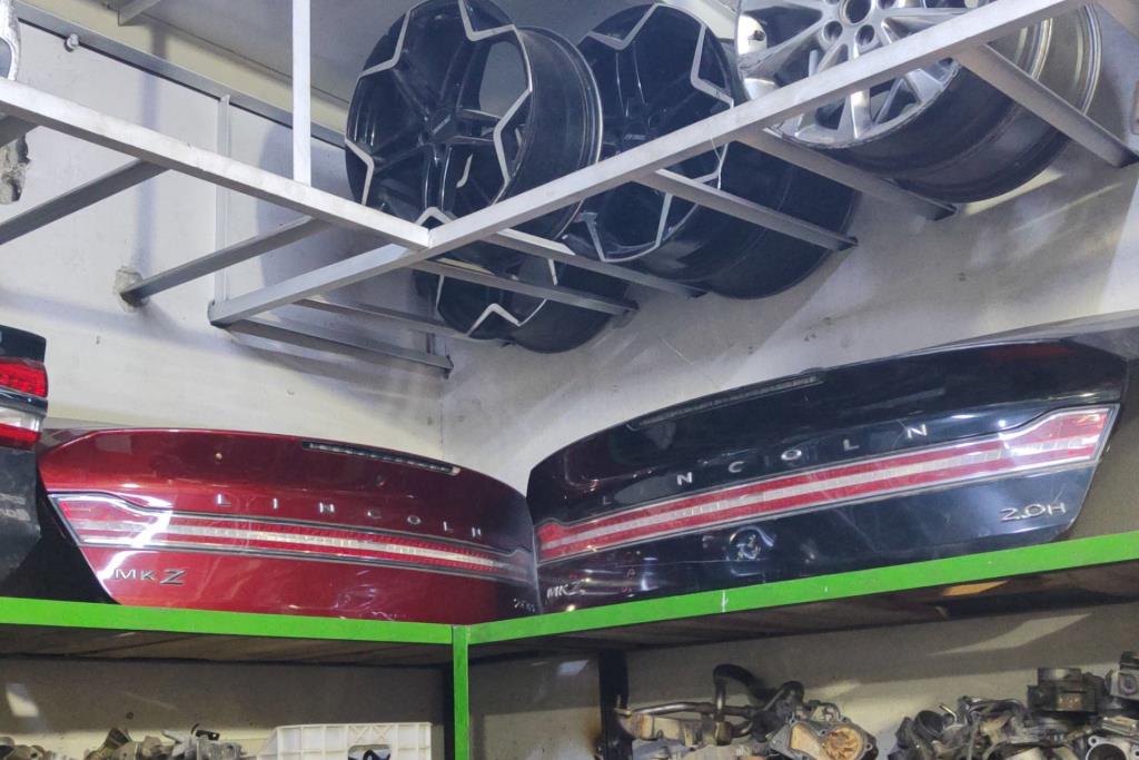 Body  Trunk Lincoln MKZ