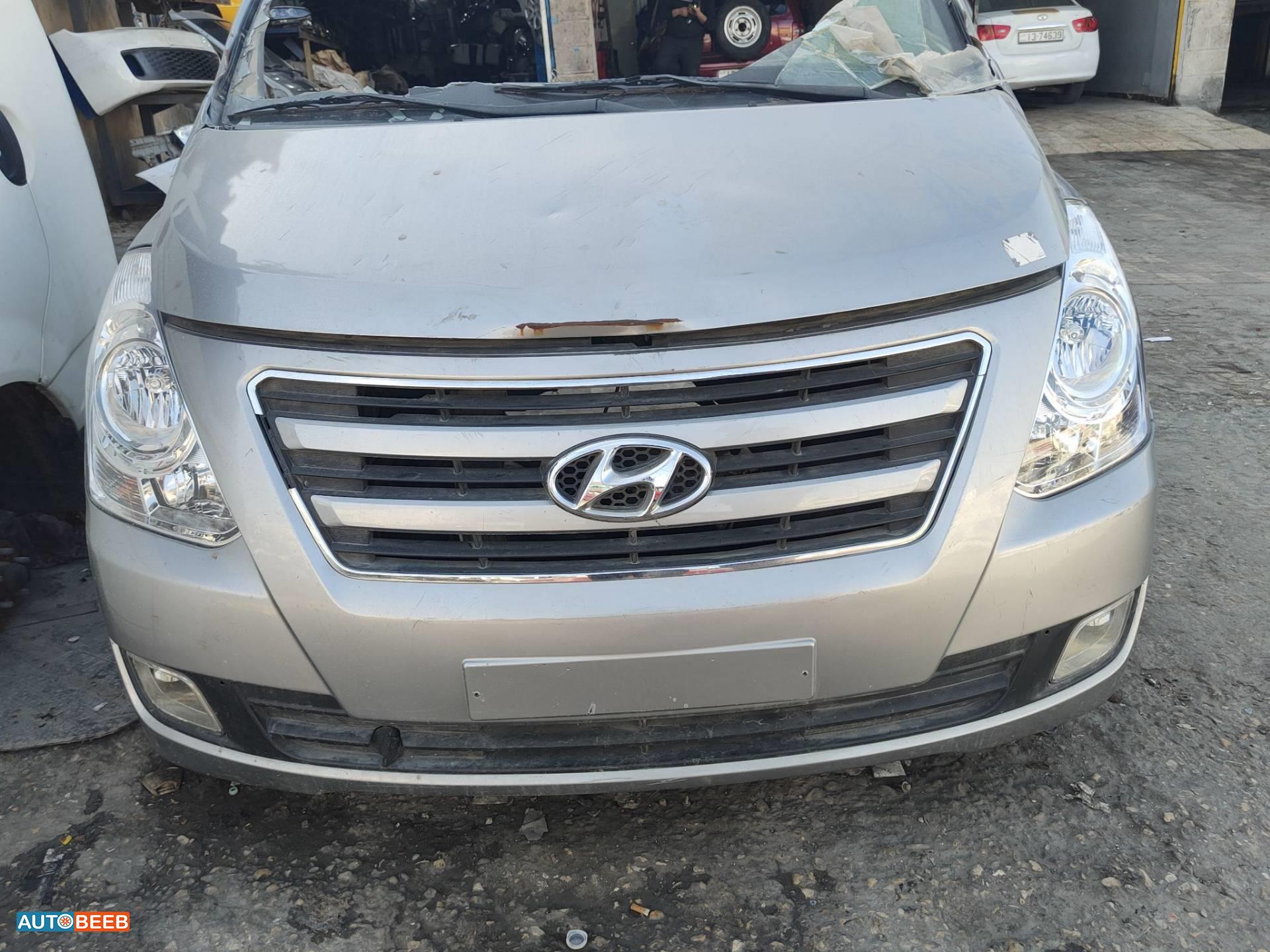 Body  Front clip Hyundai H1