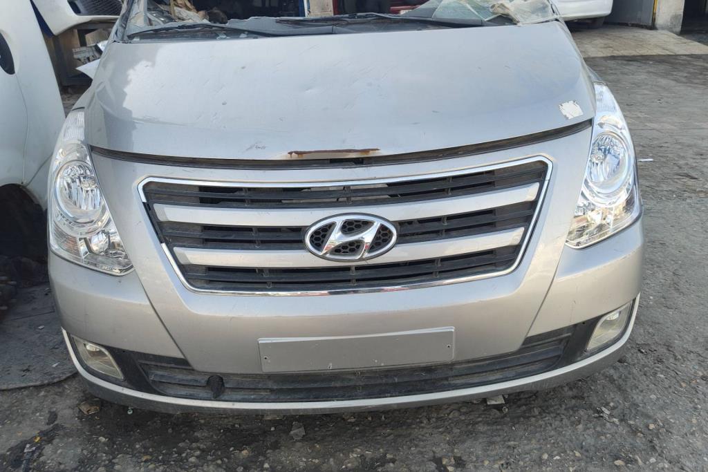 Body  Front clip Hyundai H1