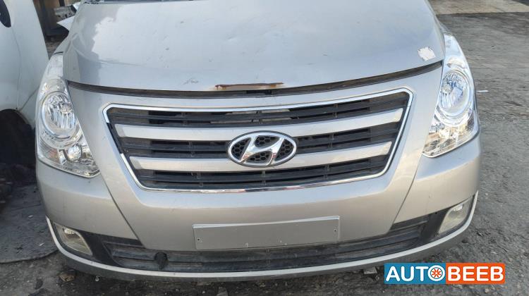 Body  Front clip Hyundai H1