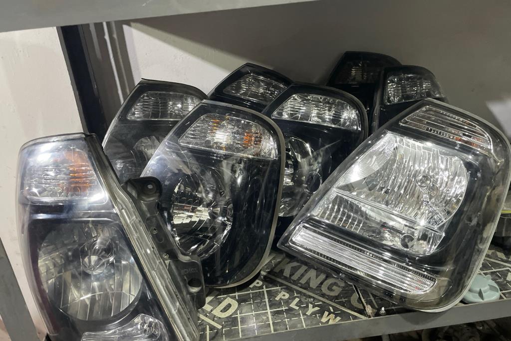 ضوء امامي يمين شمال كيا بنجو 3 2016 2017 2018 2019 2020 2021