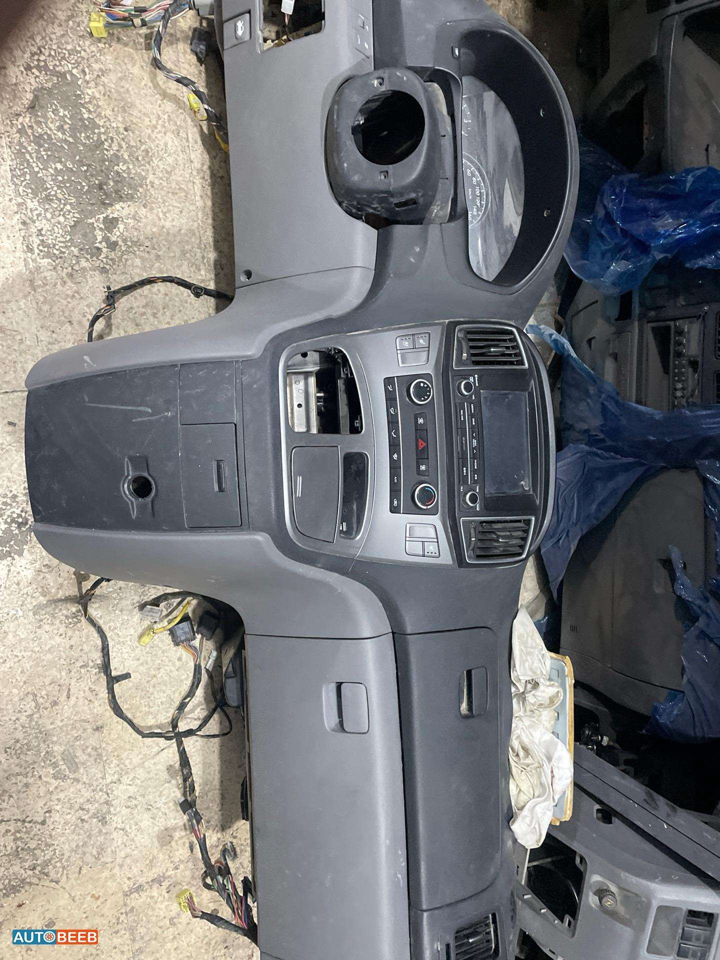 Cabin  Dashboard Hyundai H1