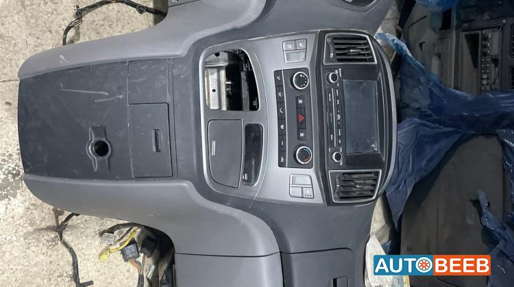 Cabin  Dashboard Hyundai H1