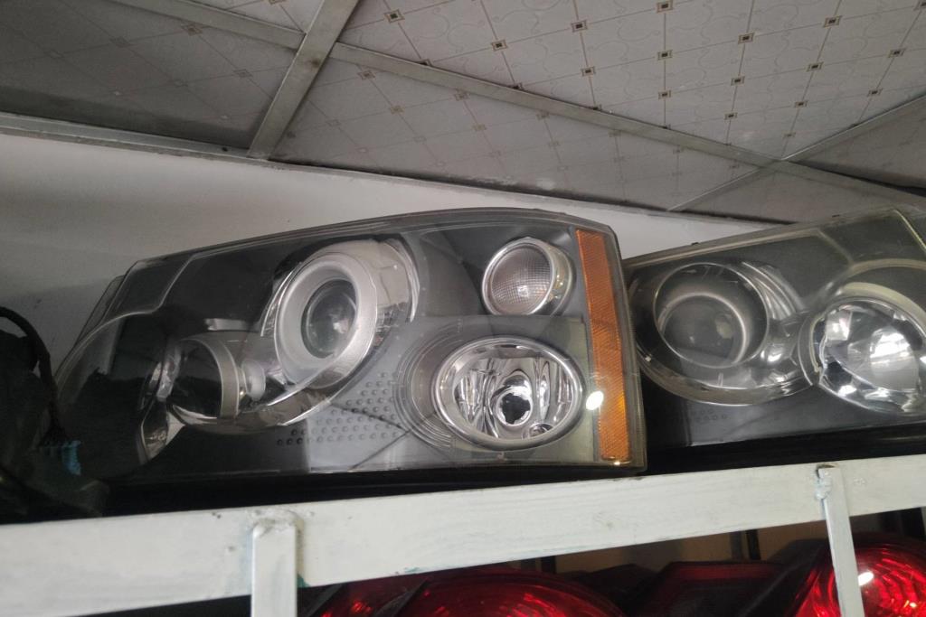 ضوء امامي يمين شمال رنج روفر سبورت 2006 2007 2008