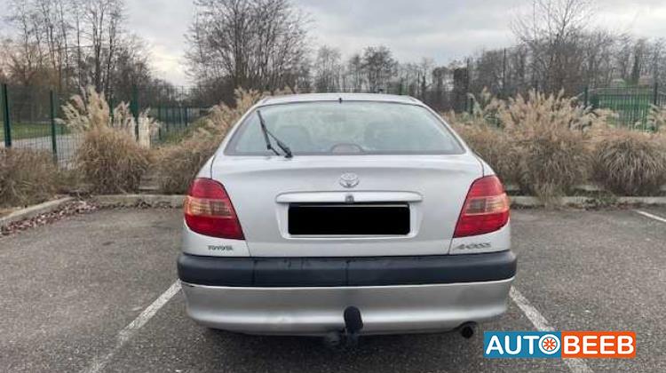 تويوتا افانزيس 2002