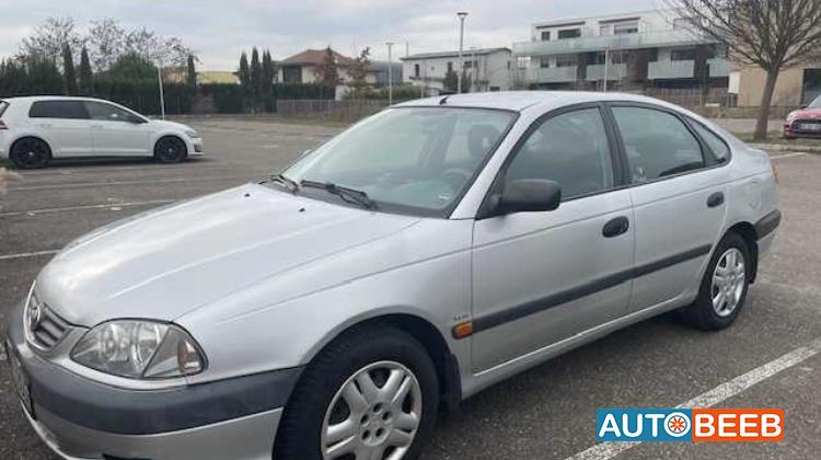 تويوتا افانزيس 2002