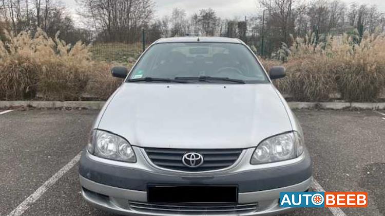 تويوتا افانزيس 2002