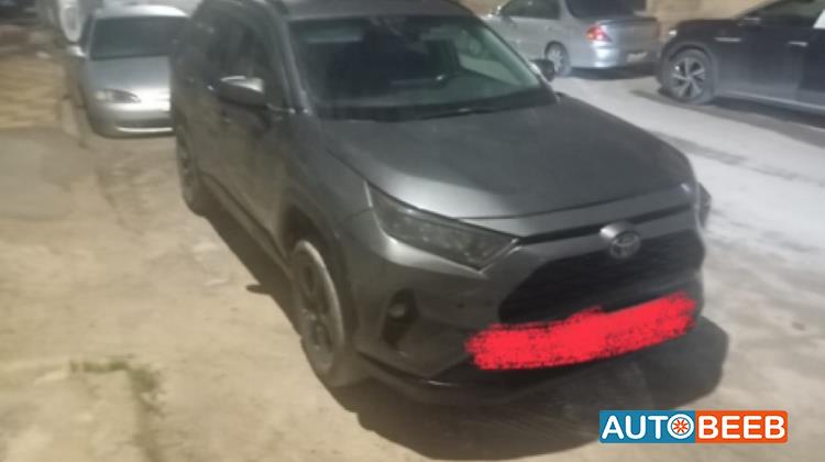 Toyota RAV4 2021