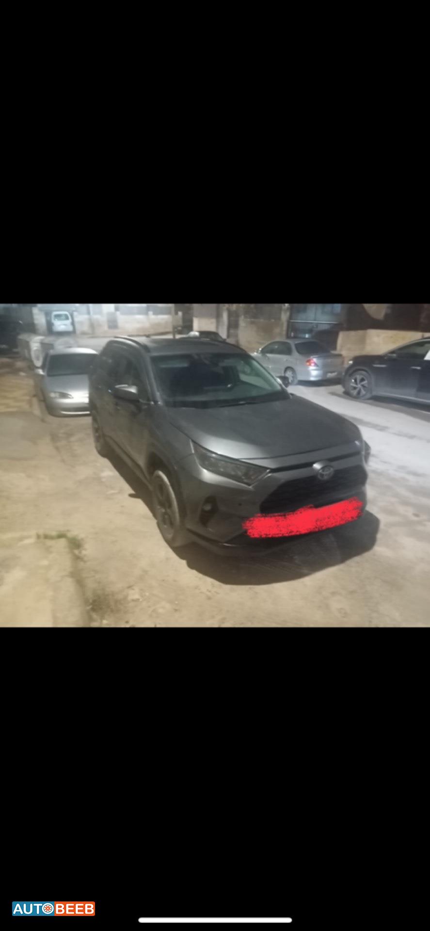 Toyota RAV4 2021