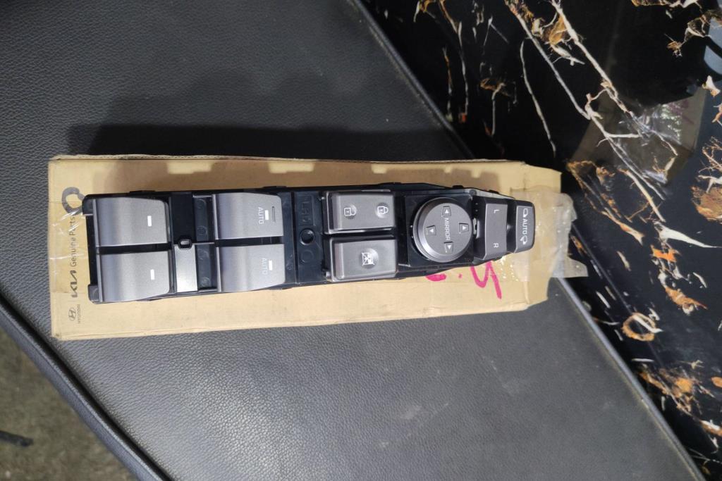 Cabin  Control buttons Hyundai Ioniq