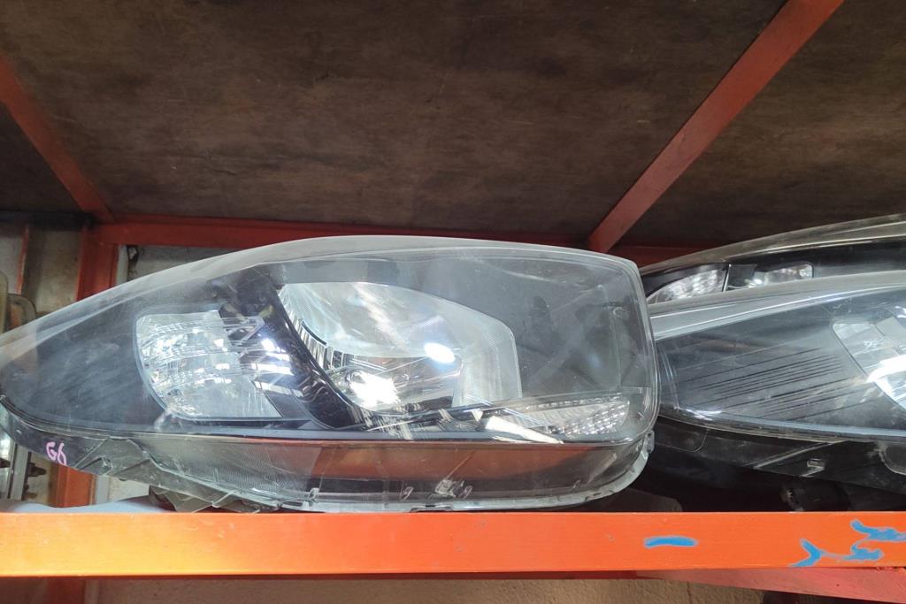 ضوء امامي يمين شمال كيا بيكانتو 2016 2017 2018